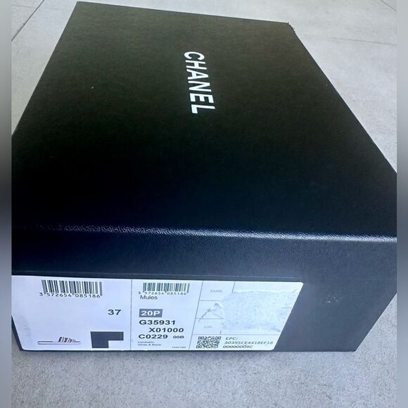 CHANEL Chain Lambskin Espadrille Slip On Sandals  EU 37 US 6-6.5 Black & White - Picture 13 of 13